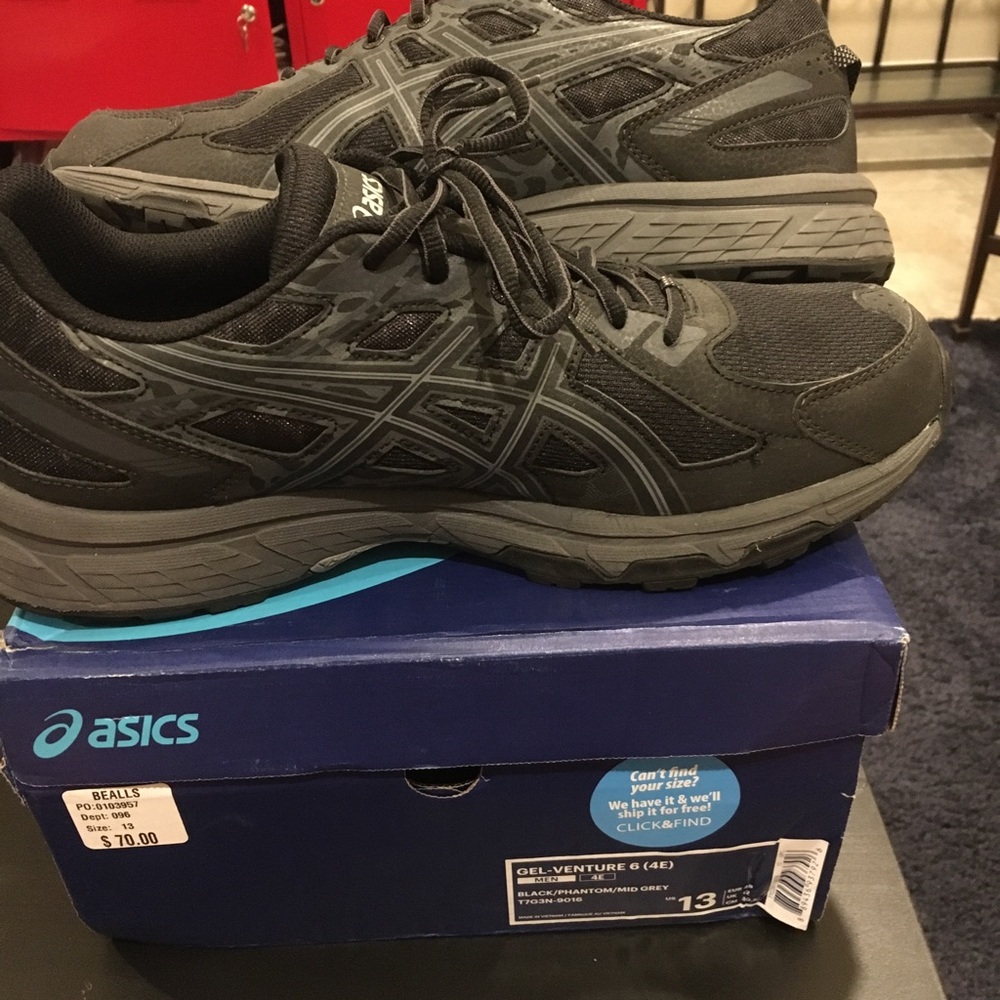 Men’s ASICS, wide